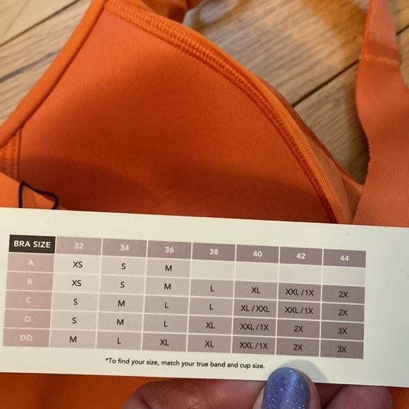 NWT Calia by Carrie Underwood Made to Move Bra, Medium Support, S, mark on L cup - Picture 9 of 9